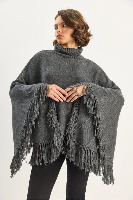 Coltrui Poncho - Image 3