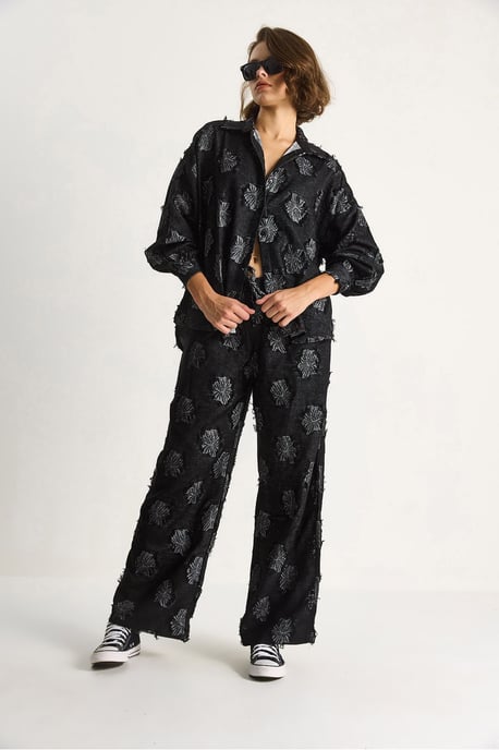 Geborduurd Overdimensionaal Shirt en Brede Pantalon Co-Ord Set - Image 4