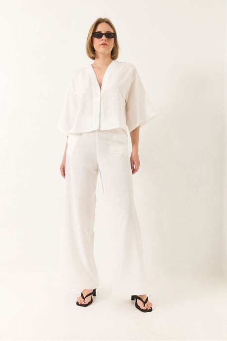 V-hals Tuniek en Wijde Pantalon Twee-Delige Set - Image 4