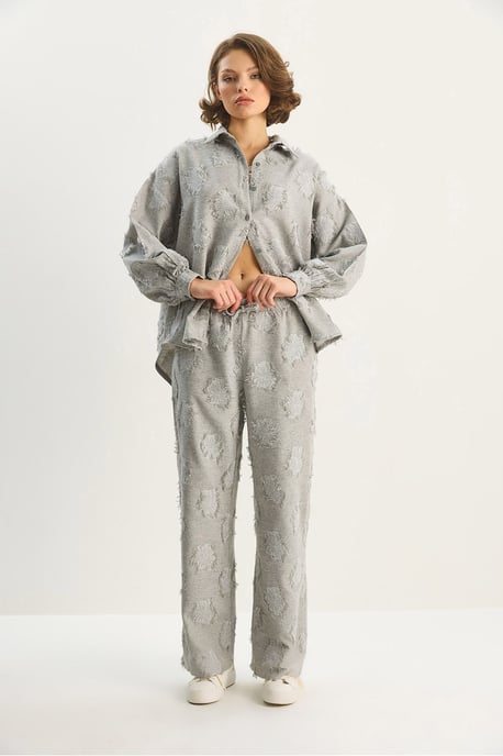 Geborduurde Overmaatse Shirt en Wijde Broek Set - Image 3