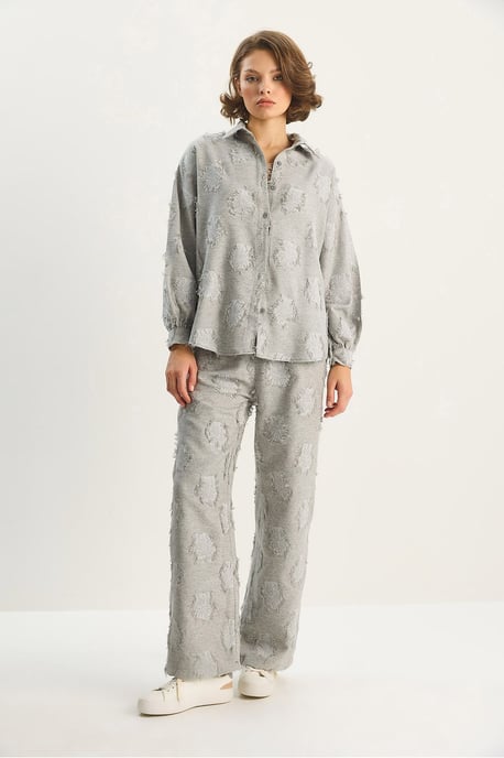 Geborduurde Overmaatse Shirt en Wijde Broek Set - Image 4