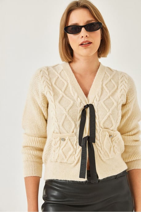 Gestructureerde V-hals Korte Cardigan met Pompom - Image 4