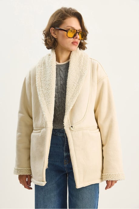 Faux Fur Gewatteerde Knopjasje - Image 3