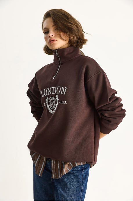 Ritskraag Bedrukt Relaxed Fit Sweatshirt - Image 4