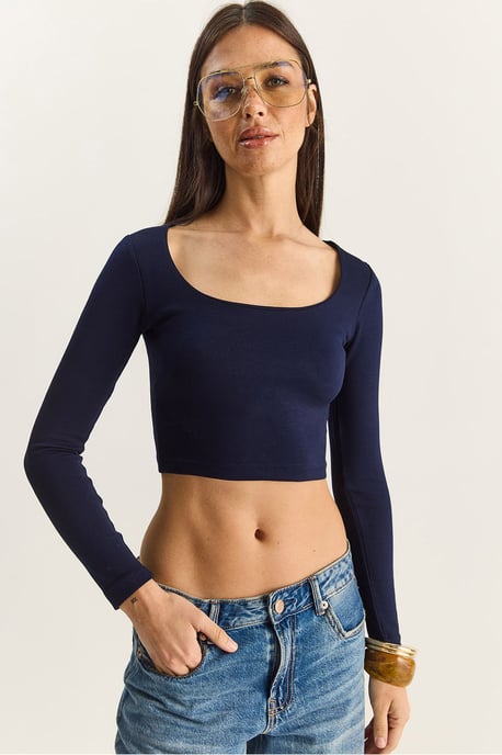 Basis Crop Top - Image 1