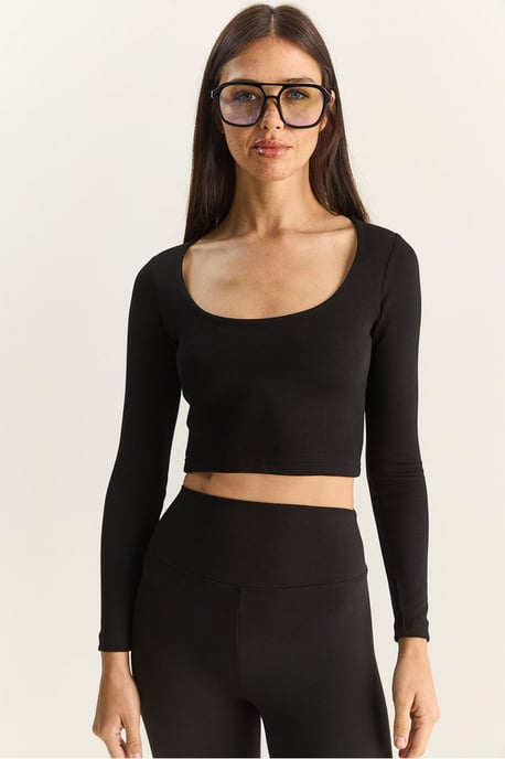 Basis Crop Top - Image 1
