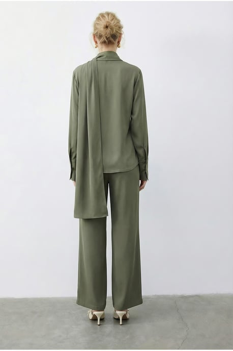 Sjaal Gedetailleerde Blouse en Hoge Taille Wijde Pantalon Tweedelige Set - Image 5