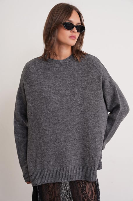 Oversized Brei Sweater - Image 1