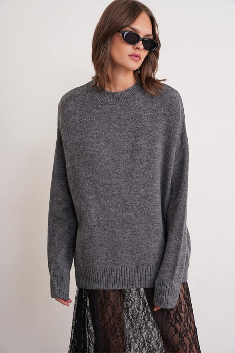 Oversized Brei Sweater - Image 3