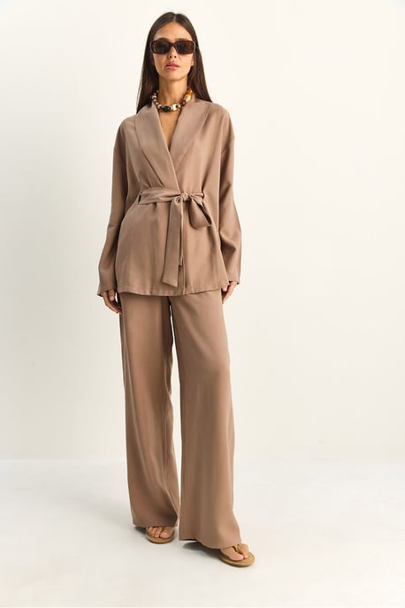 Hoge taille set met strikdetail en sjaalkraag - Image 4
