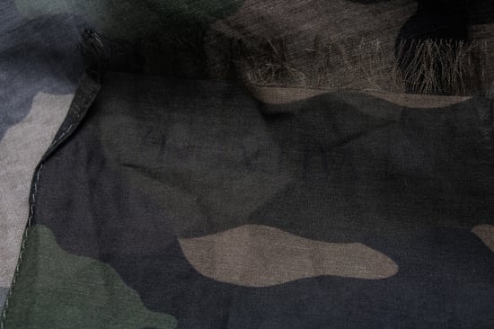 Valentino Garavani, camouflage bedrukte sjaal - Image 2