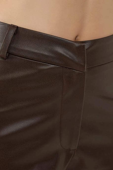 Kunstlederen Strakke Hotpants - Image 6