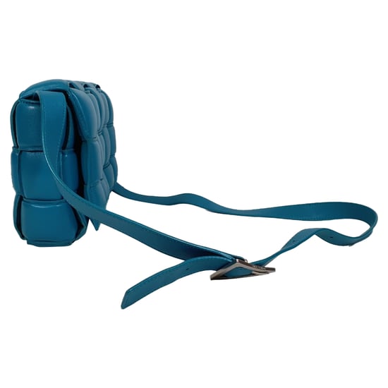 Bottega Veneta Opgevulde Cassette Schoudertas in Blauwe Lamleer - Image 2