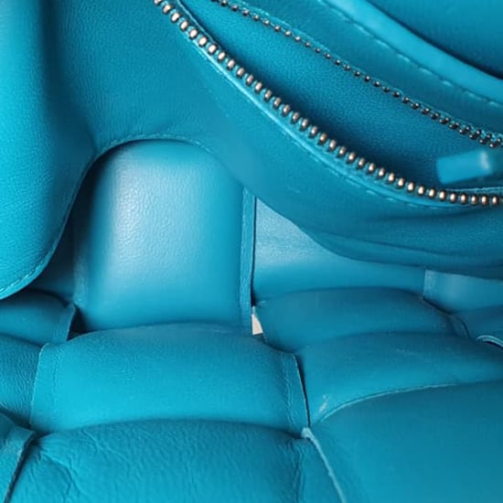 Bottega Veneta Opgevulde Cassette Schoudertas in Blauwe Lamleer - Image 6