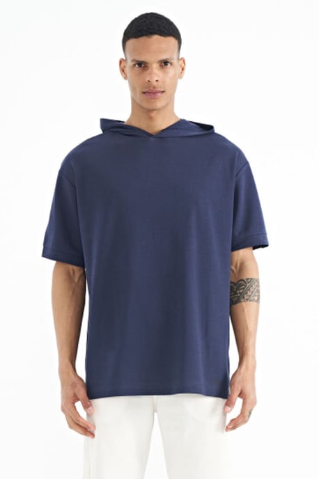 Oversized Hooded T-Shirt met Accessoire Details - Image 1