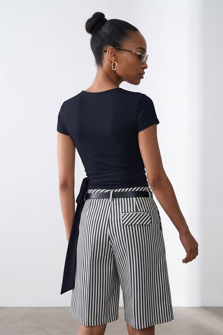 Crop Wrap Blouse met Strikdetail - Image 3