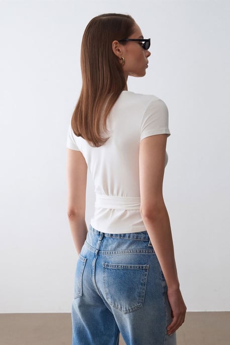 Crop Wrap Blouse met Strikdetail - Image 2
