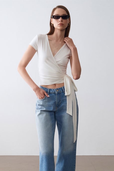 Crop Wrap Blouse met Strikdetail - Image 4