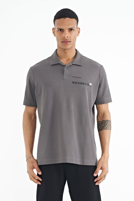 Heren Katoenen Polo T-Shirt Met Tekstprint - Image 1
