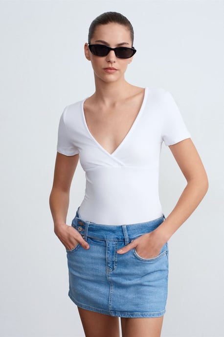 Getailleerde V-hals Korte Mouw T-Shirt - Image 3