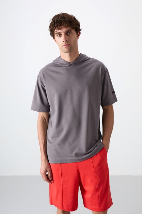 Oversized Hoodie Korte Mouwen T-Shirt - Image 1