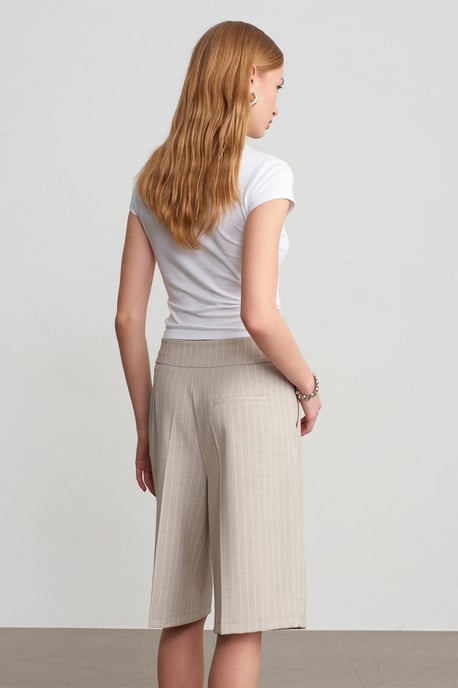 Hoogwaardige Gestreepte Tailored Shorts Met Riem - Image 2