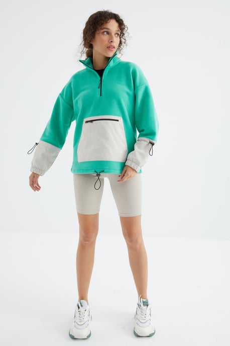 Oversized Pluche Half-Zip Sweatshirt - Image 2