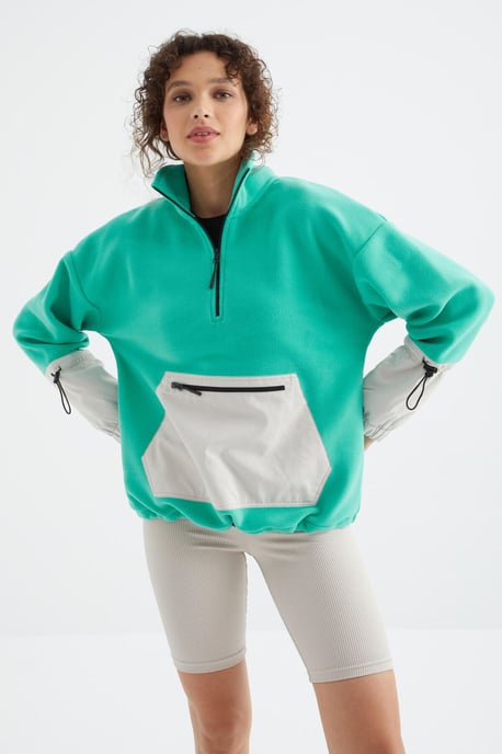 Oversized Pluche Half-Zip Sweatshirt - Image 3