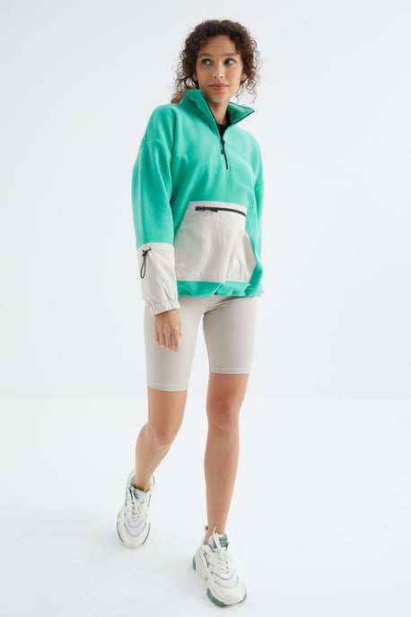 Oversized Pluche Half-Zip Sweatshirt - Image 4