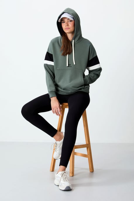 Overmaatse Kleurblok Hoodie met Zak - Image 1