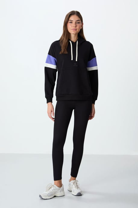 Oversized kleurblokken hoodie met zak - Image 2