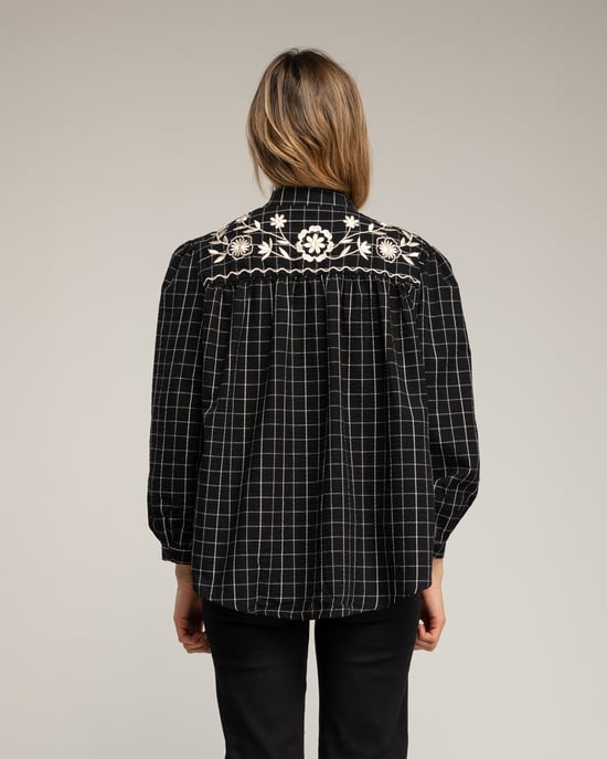 Geruite blouse met opstaande kraag en borduursel op de schouder en rug - Image 2