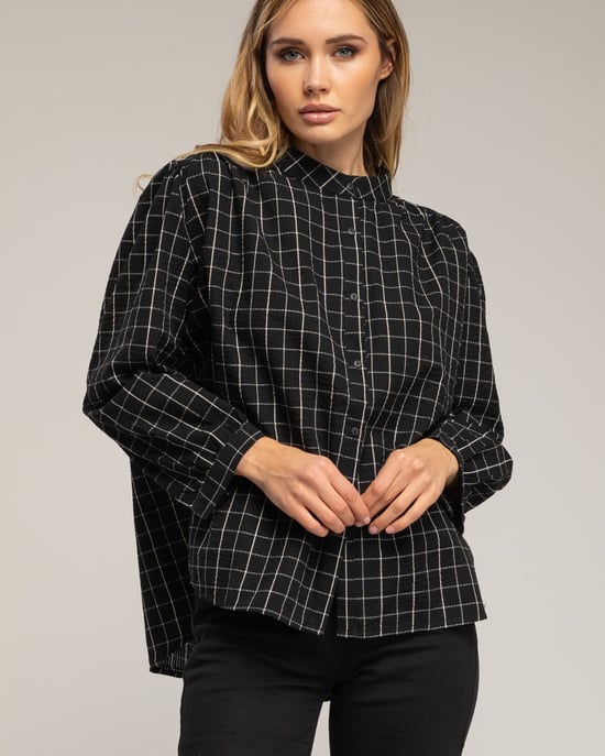 Geruite blouse met opstaande kraag en borduursel op de schouder en rug - Image 3