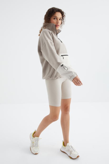 Oversized Pluche Half-Zip Sweatshirt - Image 4