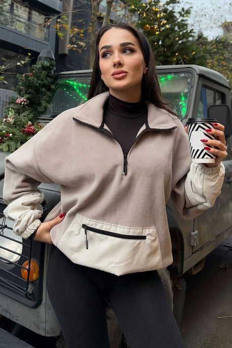 Oversized Pluche Half-Zip Sweatshirt - Image 6