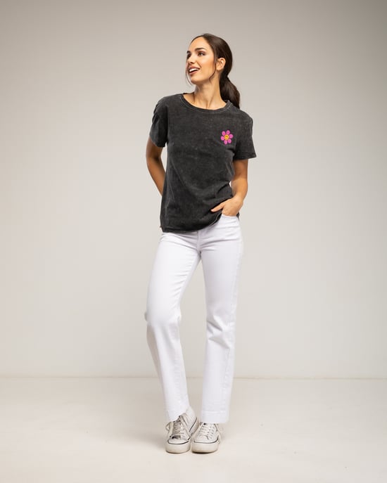 T-shirt met een margrietjesprint op de voorkant en de tekst "have a good day" op de rug - Image 3