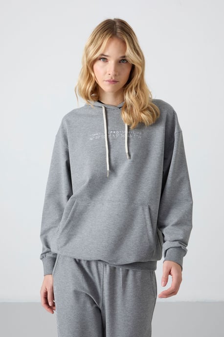 Overmaatset met Kaptrui en Broek - Image 2