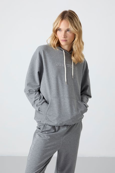 Overmaatset met Kaptrui en Broek - Image 5