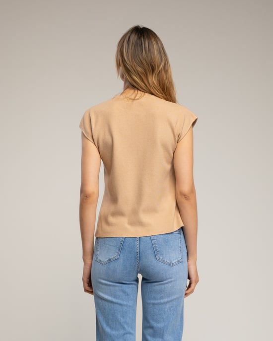 Mouwloze effen gebreide top met een ronde hals. - Image 2