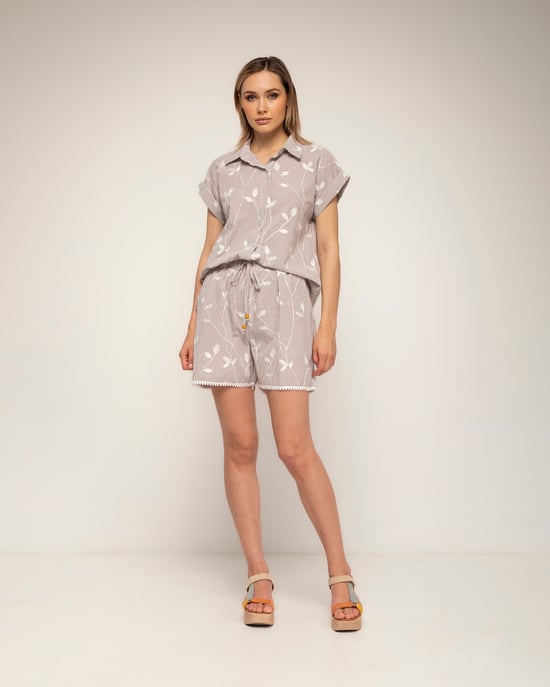 Gestreepte blouse met borduursels en korte mouwen met omslag - Image 4