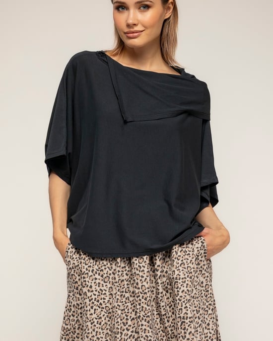 T-shirt met vleermuismouwen en boothals met omslag - Image 3