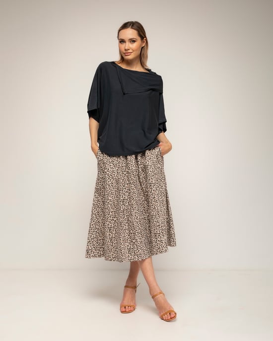 T-shirt met vleermuismouwen en boothals met omslag - Image 4