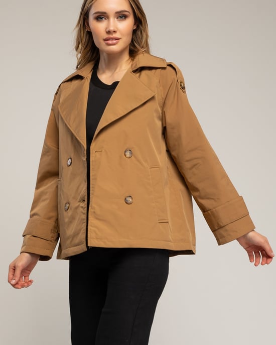 Korte gewatteerde trenchcoat met dubbele knopenrij, zijzakken en een uitlopende achterkant - Image 3