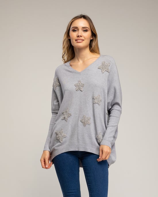 Oversized lange gebreide trui met opgetikte stoffen sterren met strass. - Image 1
