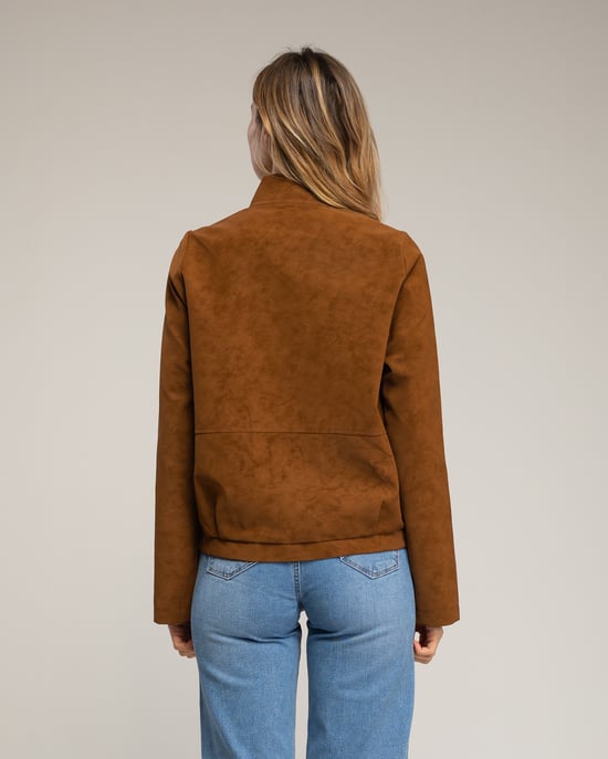 Suède-look jasje met drukknoopsluiting, klepzakken aan de voorkant en een rimpeling in de taille. - Image 2
