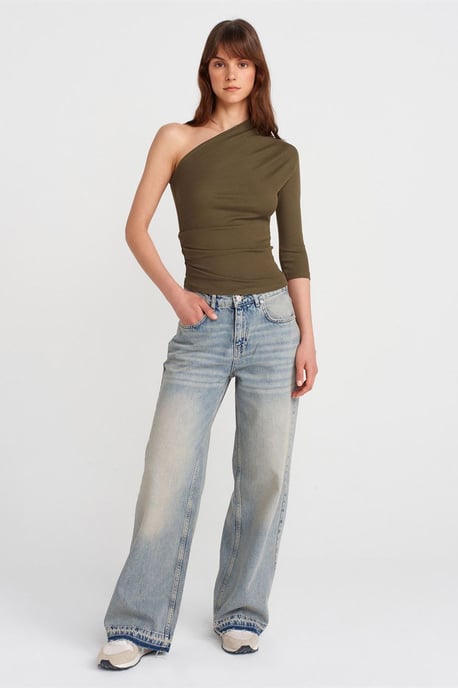 Off-shoulder Cut-out Slim-fit Blouse - Image 4