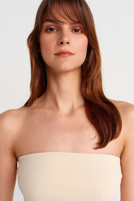 Strapless Slim-fit Bandeau Blouse - Image 3