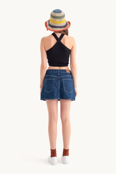 Halter Nech Kruzifront Crop Top - Image 5