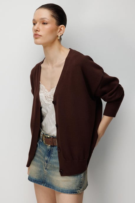 Lange Geribde Trui Cardigan met V-hals en Knopsluiting - Image 3