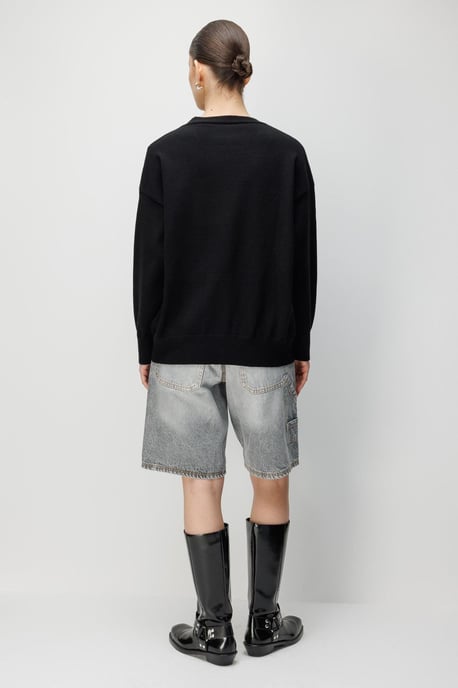 Lange Geribbelde Gebreide Cardigan met V-hals en Knopen Sluiting - Image 4